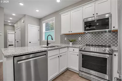 2308 SE Risley Ave, Milwaukie, OR 97267 - Photo 8