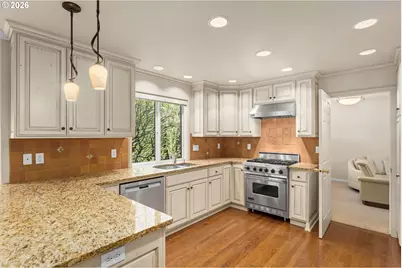 12878 SW Sierra Vista Dr, Lake Oswego, OR 97035 - Photo 14