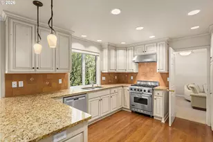 12878 SW Sierra Vista Dr, Lake Oswego, OR 97035 - Photo 14