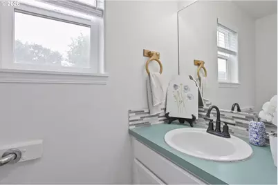 18137 Grey Ave, Sandy, OR 97055 - Photo 12