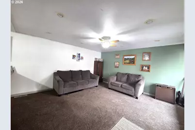 2012 Cove Ave, La Grande, OR 97850 - Photo 2