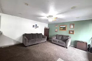 2012 Cove Ave, La Grande, OR 97850 - Photo 2