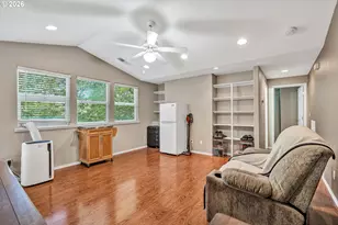 389 NW Sadie Ct, Hillsboro, OR 97124 - Photo 24