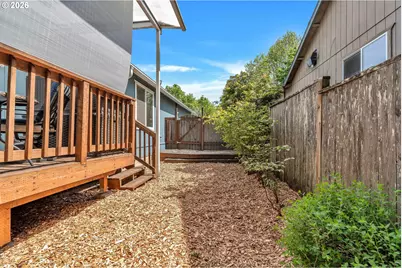 389 NW Sadie Ct, Hillsboro, OR 97124 - Photo 34