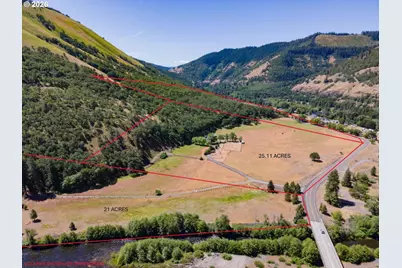 992 Highway 142, Lyle, WA 98635 - Photo 2