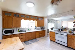 992 Hwy 142, Lyle, WA 98635 - Photo 10
