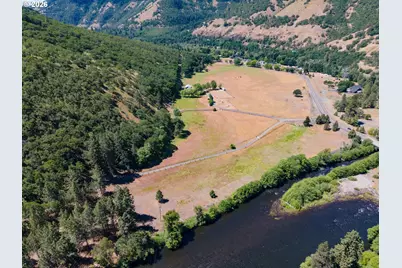 992 Highway 142, Lyle, WA 98635 - Photo 1