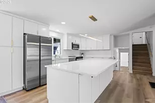812 NE 28th St, Gresham, OR 97030 - Photo 12