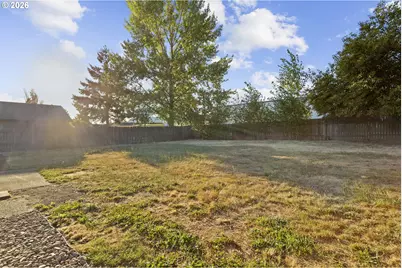 509 E Pinehurst Dr, Newberg, OR 97132 - Photo 42