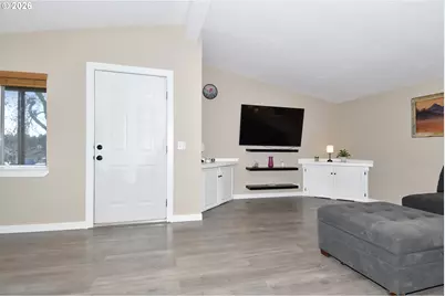 17848 SE Sue Ln, Sandy, OR 97055 - Photo 4