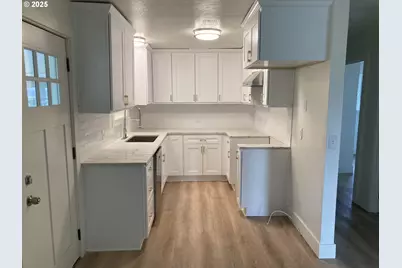 94034 Viking St, Junction City, OR 97448 - Photo 8