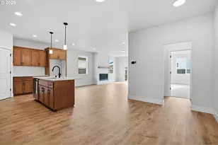 627 SE 34th St, Battle Ground, WA 98604 - Photo 4