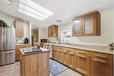 902 Acacia Ave, Garibaldi, OR 97118 - Photo 12
