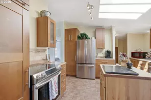 902 Acacia Ave, Garibaldi, OR 97118 - Photo 14