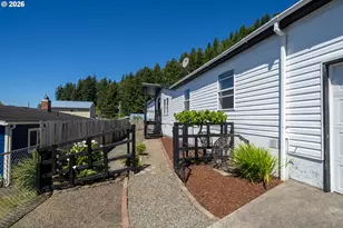 902 Acacia Ave, Garibaldi, OR 97118 - Photo 2