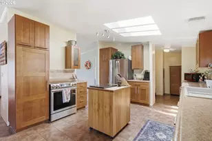 902 Acacia Ave, Garibaldi, OR 97118 - Photo 16