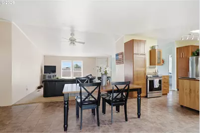 902 Acacia Ave, Garibaldi, OR 97118 - Photo 10