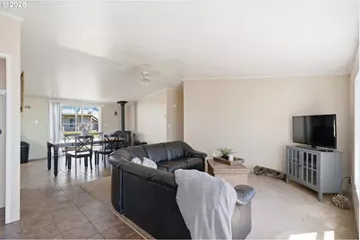 902 Acacia Ave, Garibaldi, OR 97118 - Photo 8