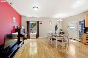 2597 SE 105th Ave, Portland, OR 97266 - Photo 8
