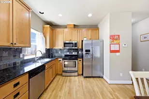 2597 SE 105th Ave, Portland, OR 97266 - Photo 12