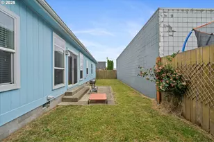 2105 9th St, Tillamook, OR 97141 - Photo 22