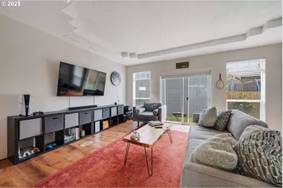 2105 9th St, Tillamook, OR 97141 - Photo 8