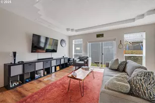 2105 9th St, Tillamook, OR 97141 - Photo 8