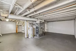 8124 SE Ash St, Portland, OR 97215 - Photo 26