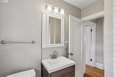 8124 SE Ash St, Portland, OR 97215 - Photo 14