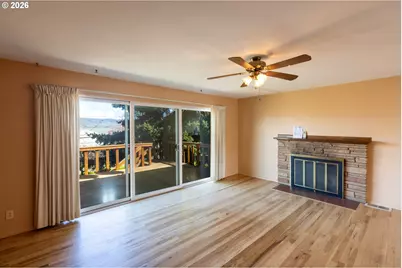 731 E 19th St, The Dalles, OR 97058 - Photo 6