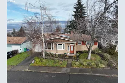 731 E 19th St, The Dalles, OR 97058 - Photo 2