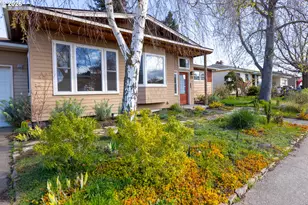 731 E 19th St, The Dalles, OR 97058 - Photo 2