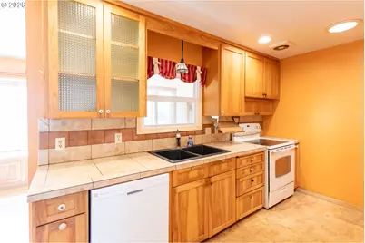 731 E 19th St, The Dalles, OR 97058 - Photo 10