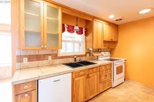 731 E 19th St, The Dalles, OR 97058 - Photo 10