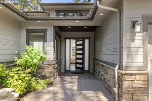 1923 Mapleleaf Ct, Lake Oswego, OR 97034 - Photo 2