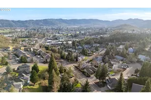 2744 NW Daysha Dr, Roseburg, OR 97471 - Photo 36