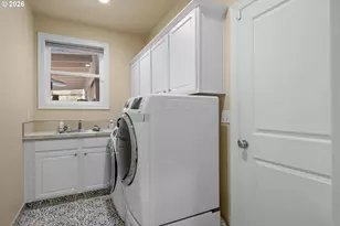 2744 NW Daysha Dr, Roseburg, OR 97471 - Photo 18