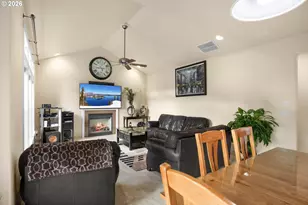 2744 NW Daysha Dr, Roseburg, OR 97471 - Photo 14