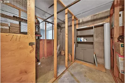 711 NW 20th Ave, Portland, OR 97209 - Photo 22