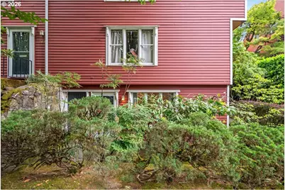 711 NW 20th Ave, Portland, OR 97209 - Photo 2