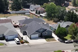 7175 Vista Ridge Dr, Brookings, OR 97415 - Photo 2