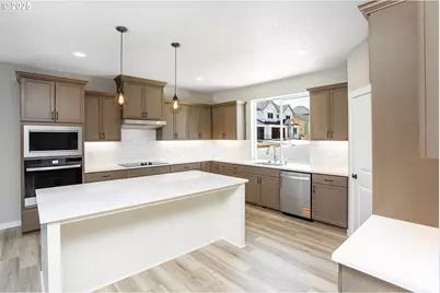 1100 NW 111th Cir, Vancouver, WA 98685 - Photo 8