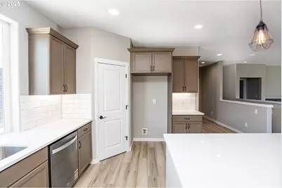 1100 NW 111th Cir, Vancouver, WA 98685 - Photo 10