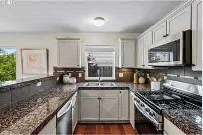 1020 NW 1st Ave, Canby, OR 97013 - Photo 8