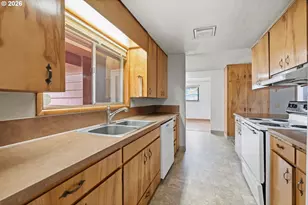 885 Aspen St, Springfield, OR 97477 - Photo 14