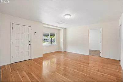 11745 SE Pine St, Portland, OR 97216 - Photo 4