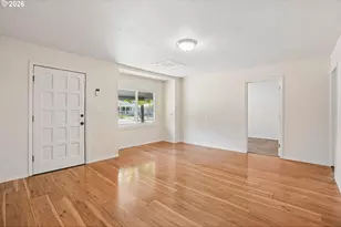 11745 SE Pine St, Portland, OR 97216 - Photo 4