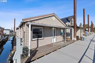 1833 N Jantzen Ave, Portland, OR 97217 - Photo 16