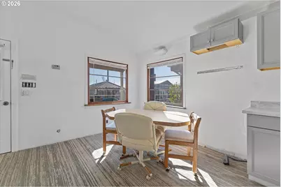 1833 N Jantzen Ave, Portland, OR 97217 - Photo 8