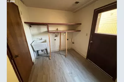 6571 Oakridge Dr, Gladstone, OR 97027 - Photo 30